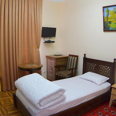 Madina-Mehribon Hotel Buchara Buitenkant foto